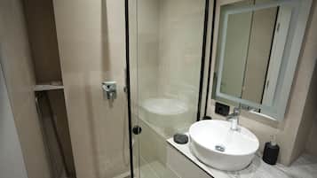 Luxury Apartment, Non Smoking, Kitchenette | Bathroom | Slippers