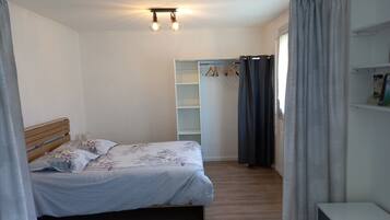 1 dormitori, wifi i roba de llit