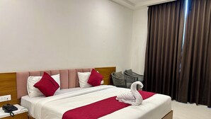 ห้องดีลักซ์ดับเบิล, วิวสวน | พื้นที่ทำงานแบบใช้แล็ปท็อป, Wi-Fi ฟรี