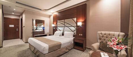 Deluxe Double Room, 1 King Bed | Minibar, desk, free WiFi, bed sheets