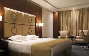 Minibar, desk, free WiFi, bed sheets