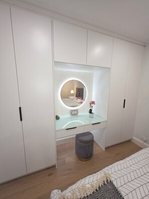 2 bedrooms, iron/ironing board, free WiFi, bed sheets - Modern 2 bedroom Home near Melbourne Airport, DFO, Tullamarine FWY & Calder FWY (Essendon North)