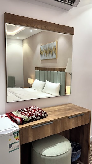 Studio Comfort | Sängtillbehör av högsta kvalitet, minibar och strykjärn/strykbräda