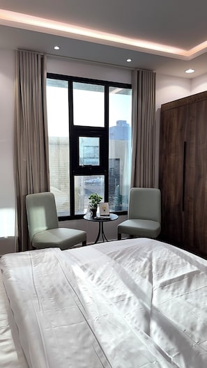 Estudio Confort | Tabla de planchar con plancha y wifi gratis