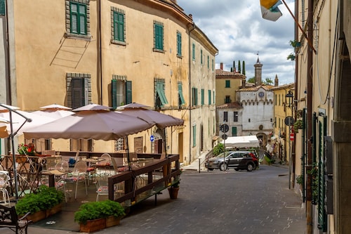 "Residenza di Palazzo Ghio" Guesthouse with Wi-Fi and Air Conditioning (CIN IT053023C2DQ31RZMP)