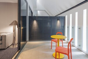Quarto, sacada (One of a Kind Plus) | Sacada