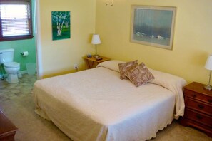 8 bedrooms, iron/ironing board, WiFi, bed sheets