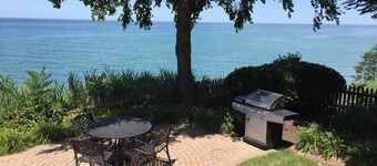Lake Erie Beachfront Retreat - 8 BR + Private Beach & Hot tub!