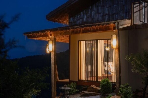 Room - Chai Cheevit Maesa (Mae Rim)