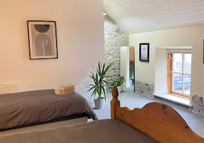 1 bedroom, WiFi, bed sheets