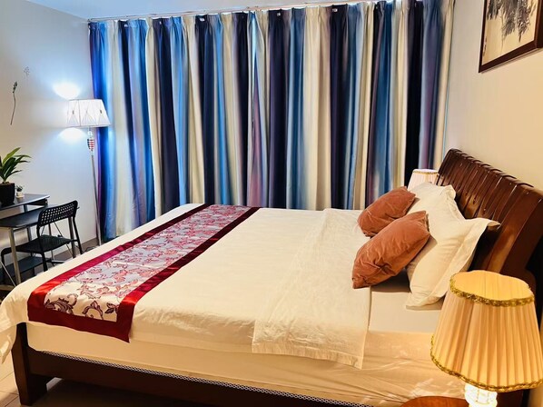 1 bedroom, iron/ironing board, internet, bed sheets
