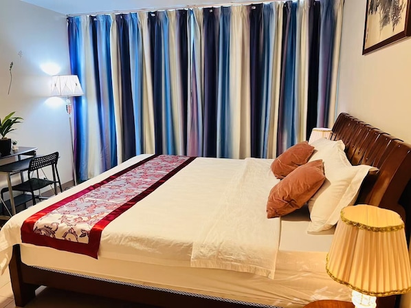 1 bedroom, iron/ironing board, internet, bed sheets