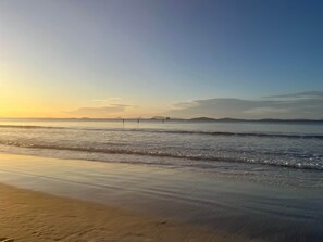 Solsenger og strandhåndklær