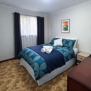 3 bedrooms, iron/ironing board, free WiFi, bed sheets