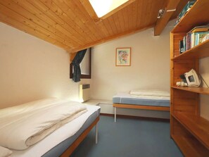 2 bedrooms