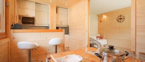 Réfrigérateur, four, plaque de cuisson, lave-vaisselle