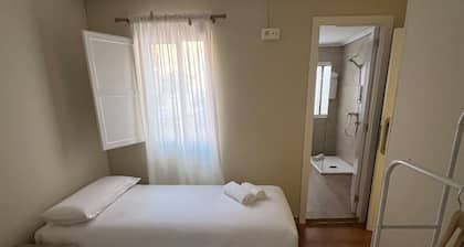 ENTRE PUERTAS