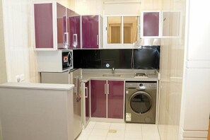 Deluxe Apartment, 2 Bedrooms | Minibar, desk, free WiFi, bed sheets