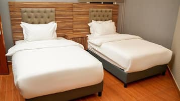Minibar, escritorio, wifi gratis y ropa de cama