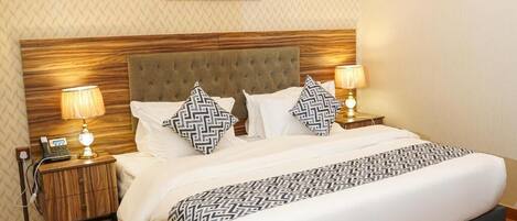 Minibar, desk, free WiFi, bed sheets