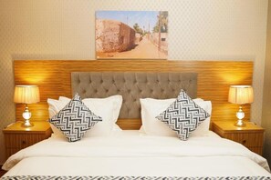 Standard Apartment, 1 Bedroom | Minibar, desk, free WiFi, bed sheets