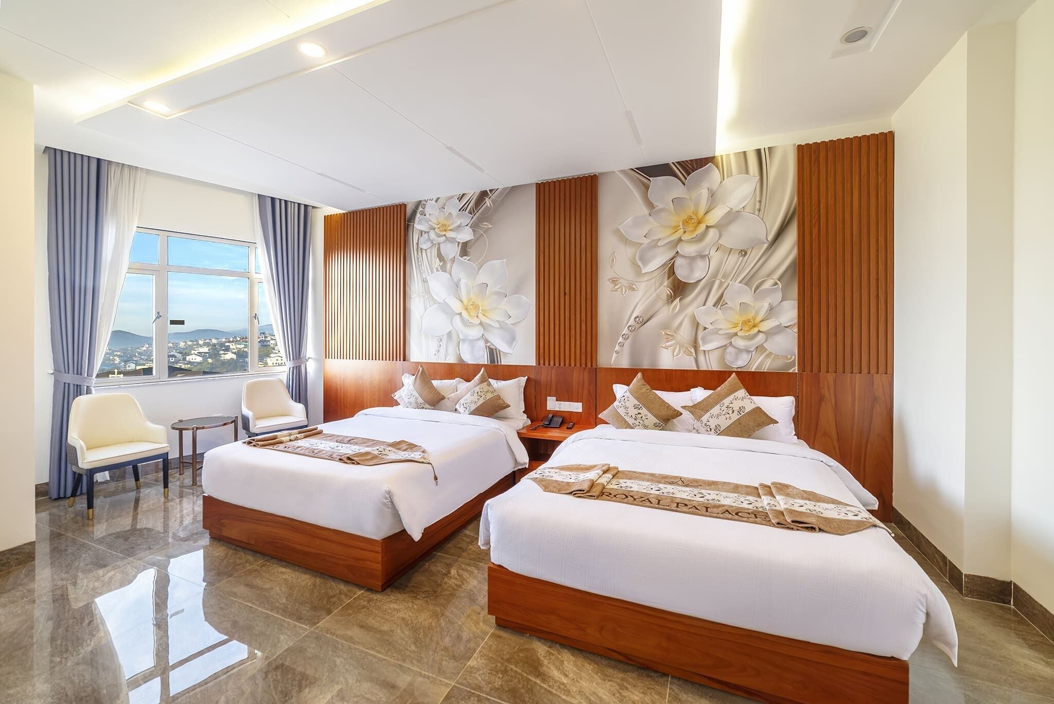 Caja de seguridad en la habitación, escritorio y cortinas blackout 