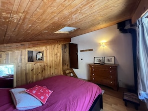 4 quartos, ferros/tábuas de passar roupa, Wi-Fi de cortesia