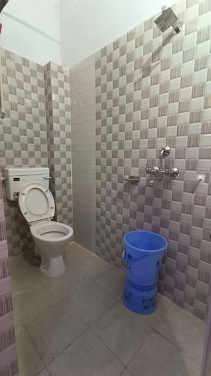 Deluxe Double Room | Bathroom