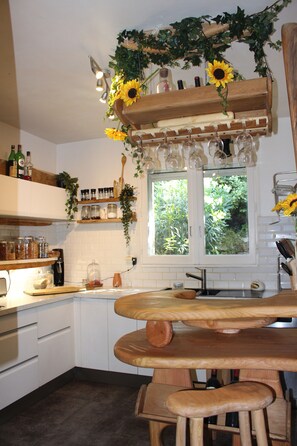 Micro-ondes, four, plaque de cuisson, lave-vaisselle