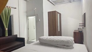 Family Room, Mountain View | Desk, laptop workspace, free WiFi