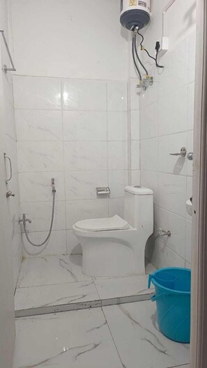 Shower, towels, soap, shampoo
