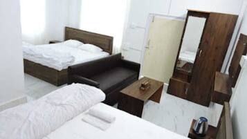 Family Room, Mountain View | Desk, laptop workspace, free WiFi