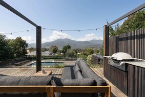 Terrace/patio - The Alpine House | Pool, Sauna + Basketball Court (Tawonga South)