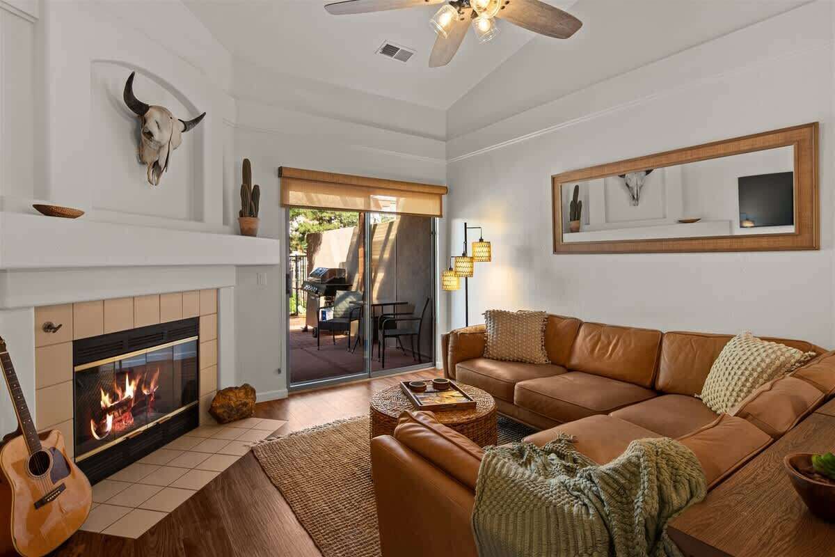 TV, fireplace, offices