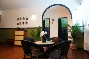 Room - Old Time (Tawau)