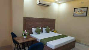 Deluxe Double Room, City View | Free WiFi - Nagpal Hotel And Restaurant (Shahabad)