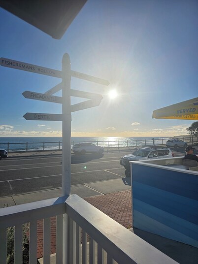 Sandcastle by the Sea - footsteps to the beach!