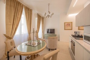 Premium Suite, Balcony, City View | Living area - Corte Realdi Suites Arena (Verona)