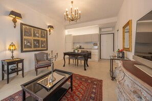 Premium Suite, Balcony, City View | Living area - Corte Realdi Suites Arena (Verona)