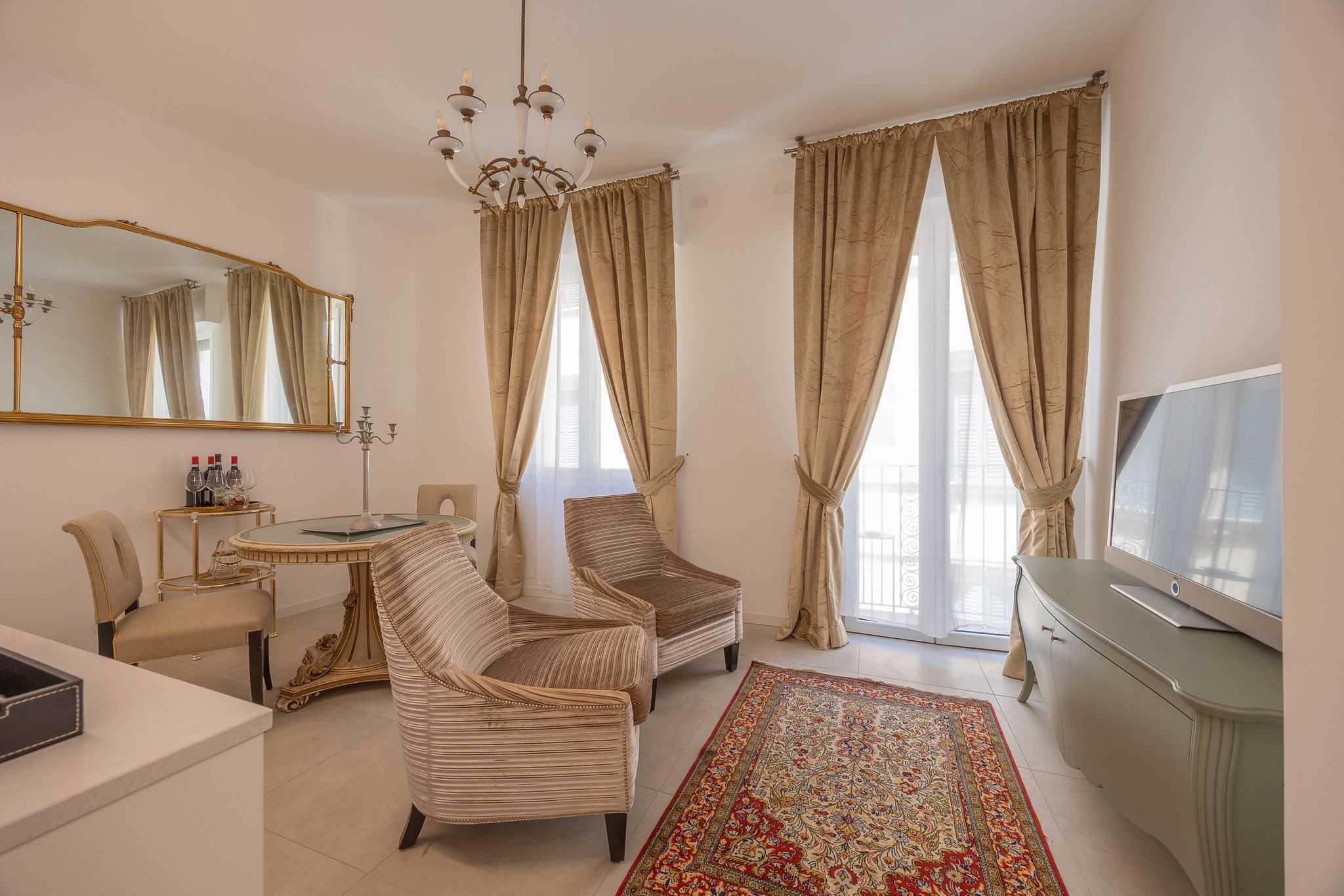 Premium Suite, Balcony, City View | Living area