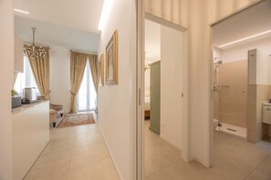 Premium Suite, Balcony, City View | Living area
