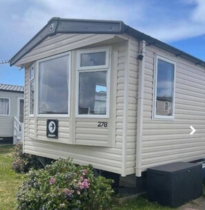 House, 2 Bedrooms | Exterior