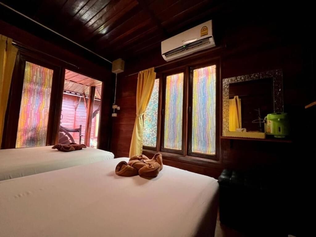 In-room safe, blackout curtains, free WiFi