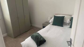 1 bedroom, free WiFi, bed sheets