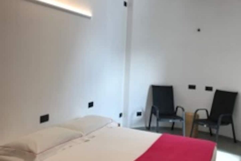 1 camera, accesso a Internet, lenzuola