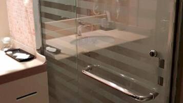 Suite Junior, 2 lits une place | Salle de bain