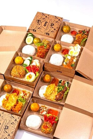 Daily buffet breakfast (SAR 55 per person)