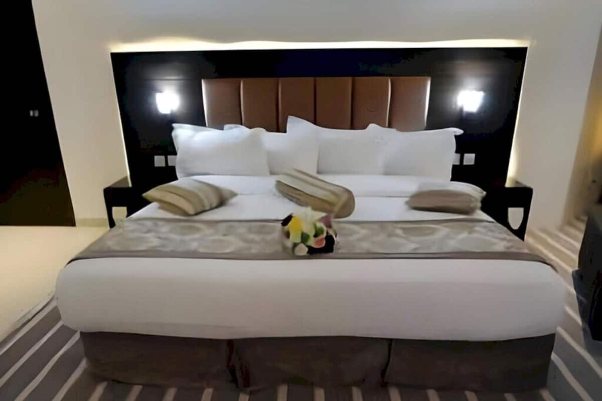 Standard Studio | Desk, free WiFi, bed sheets