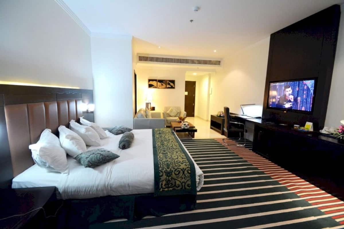 Desk, free WiFi, bed sheets