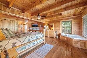 3 makuuhuonetta, silitysrauta/-lauta, Wi-Fi, vuodevaatteet